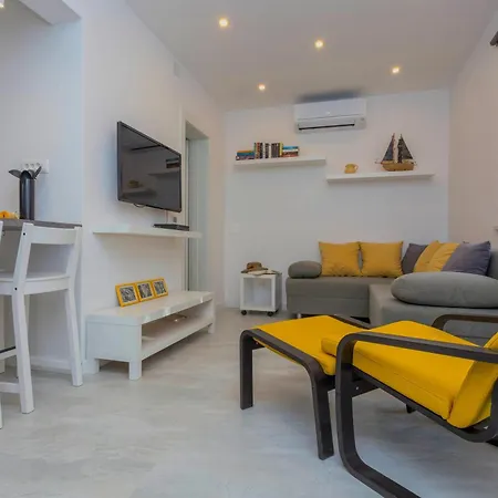 Tatjana Dominis Apartment Hvar Town