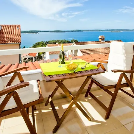 Tatjana Dominis * Hvar Town