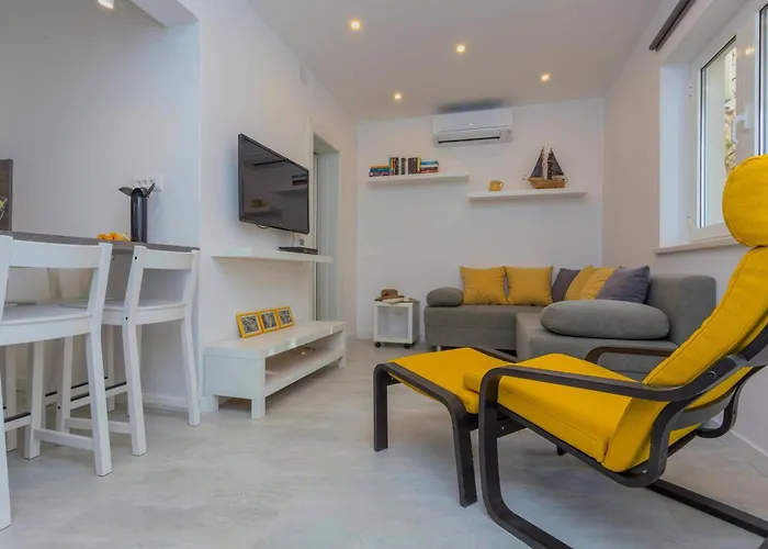 Tatjana Dominis アパート フヴァル